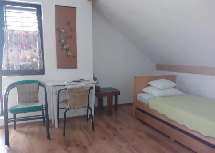 Zola Apartman *