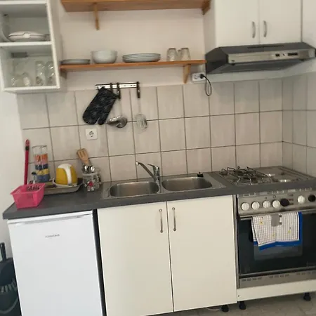 Zola Apartmán *
