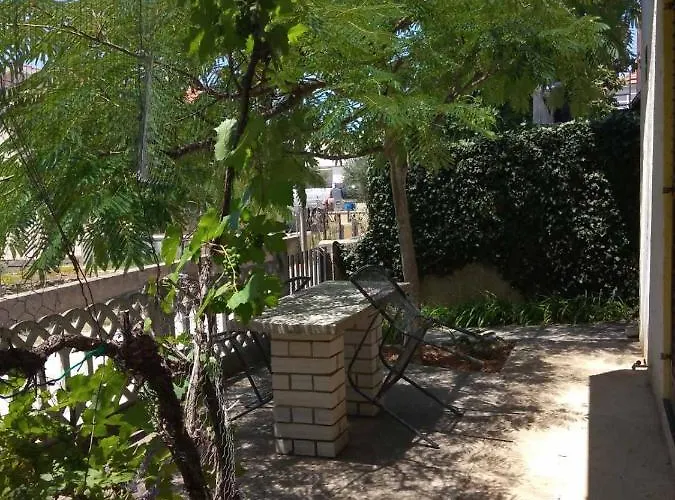 Zola Lägenhet Gornji Karin